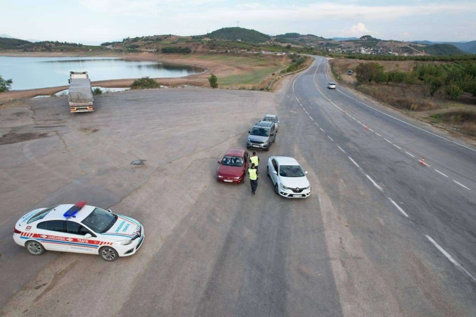 Jandarma Ekipleri Dron Destekli Trafik Denetimi Gerçekleştirdi