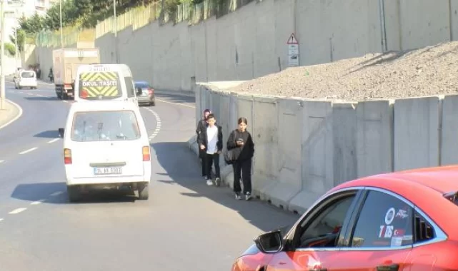 Çökme Riski Bulunan İstinat Duvarının Önüne Beton Bloklu Önlem