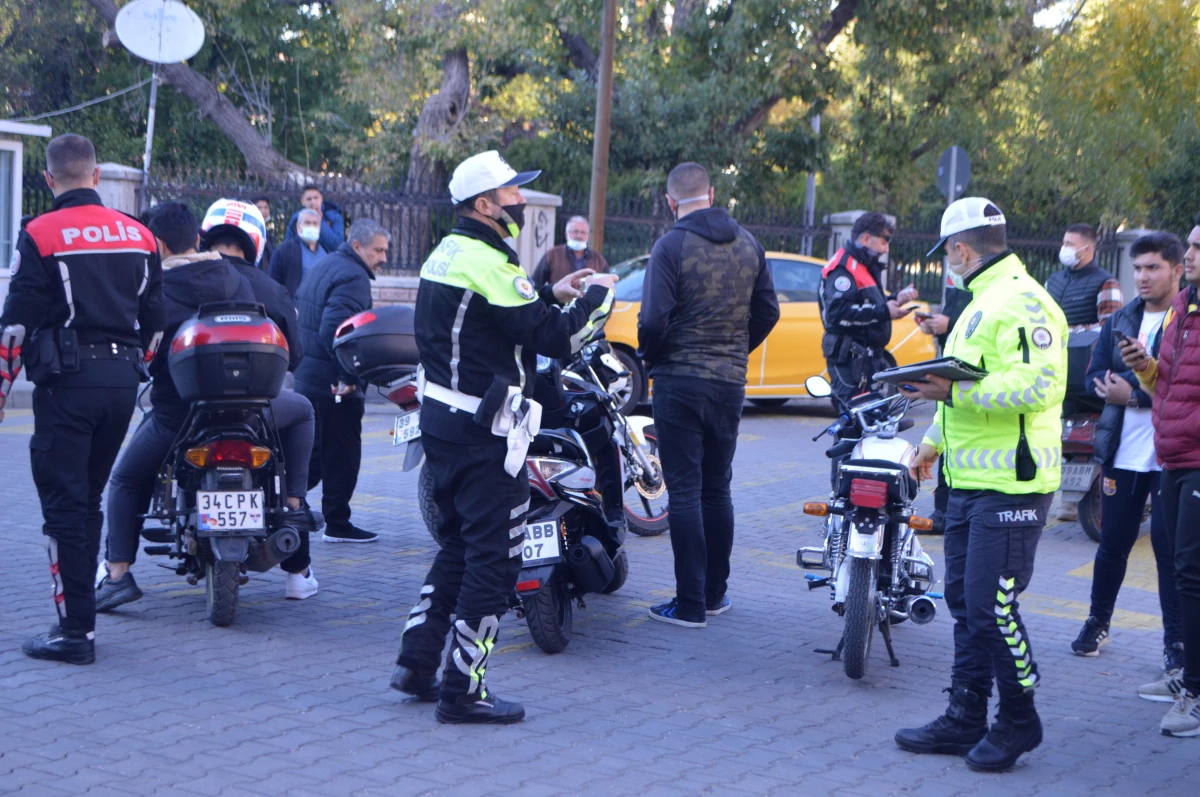 Lüleburgaz'da Motosiklet Sürücüleri Denetlendi