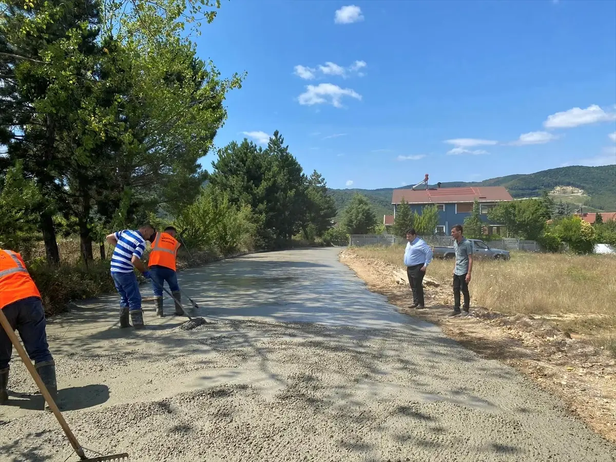 Demirköy'deki Yol Yapım Çalışmaları Sürüyor