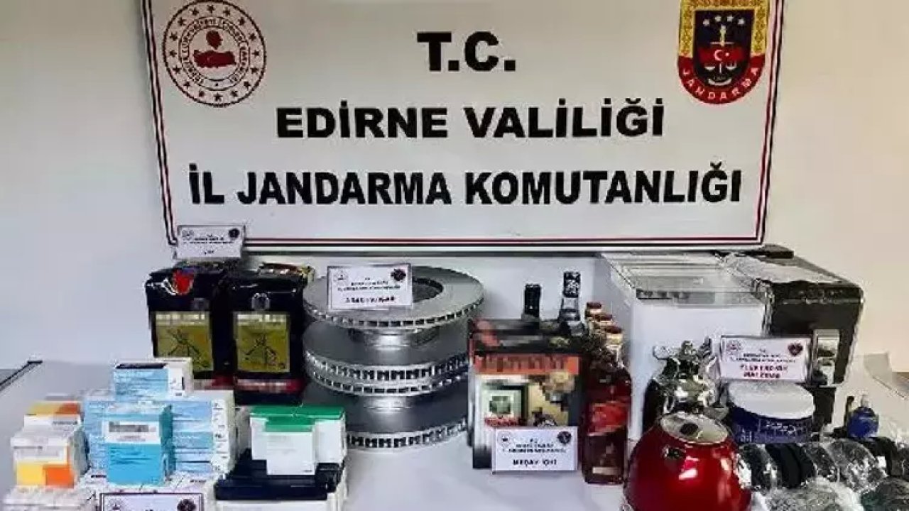 Edirne'deki Arabadan Gümrük Kaçağı Malzemeler Çıktı