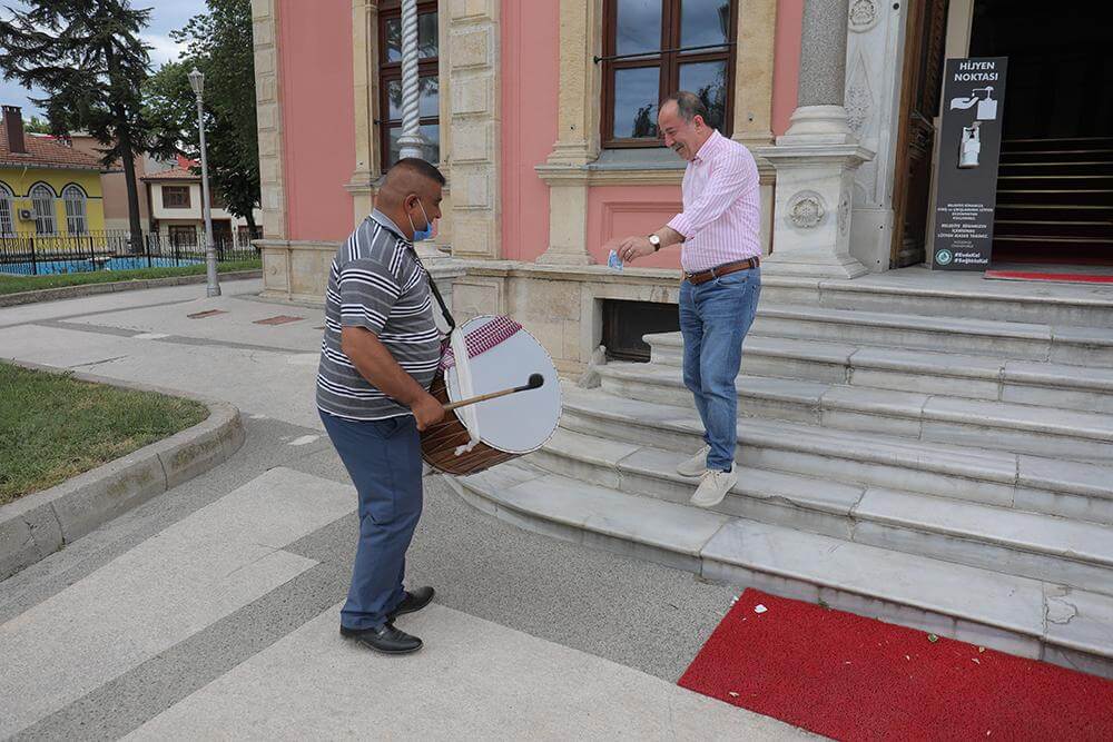 Edirne halkı adına bahşiş Gürkan'dan