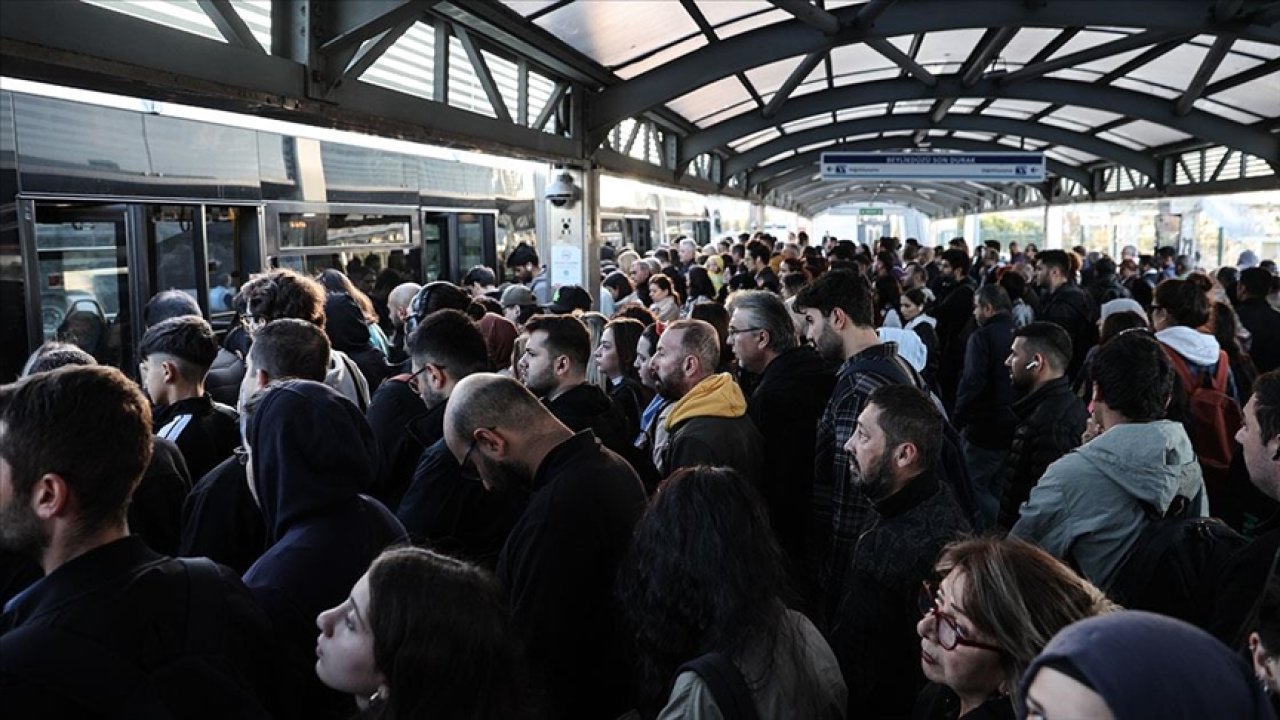 İstanbul Trafiğinde Yoğunluk Yaşanıyor