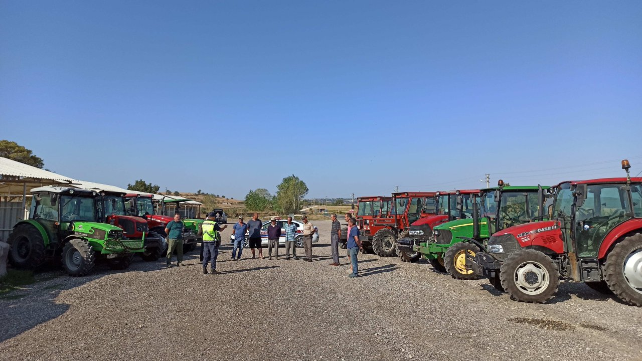 Edirne'deki Jandarmanın Köylerdeki Trafik Eğitimleri Sürüyor