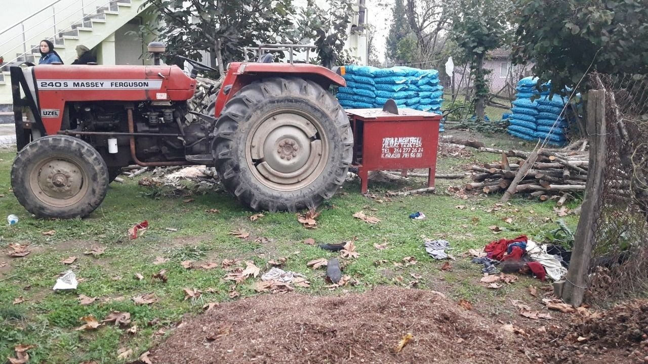 Traktörün Şaftına Elbisesi Sıkışan Kadın Hayatını Kaybetti