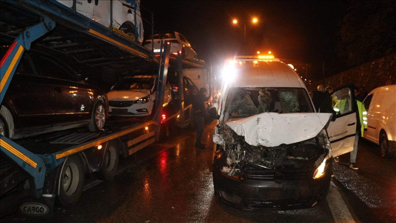 18 Araç Zincirleme Trafik Kazasına Karıştı: 4 Yaralı