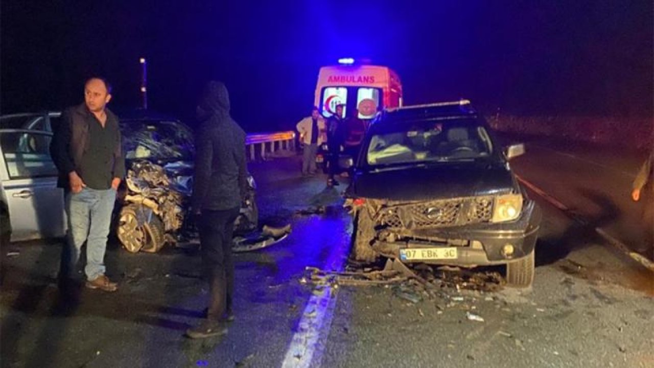 Kırklareli'nde Otomobil İle Kamyonetin Çarpıştı: 3 Ölü, 2 Yaralı