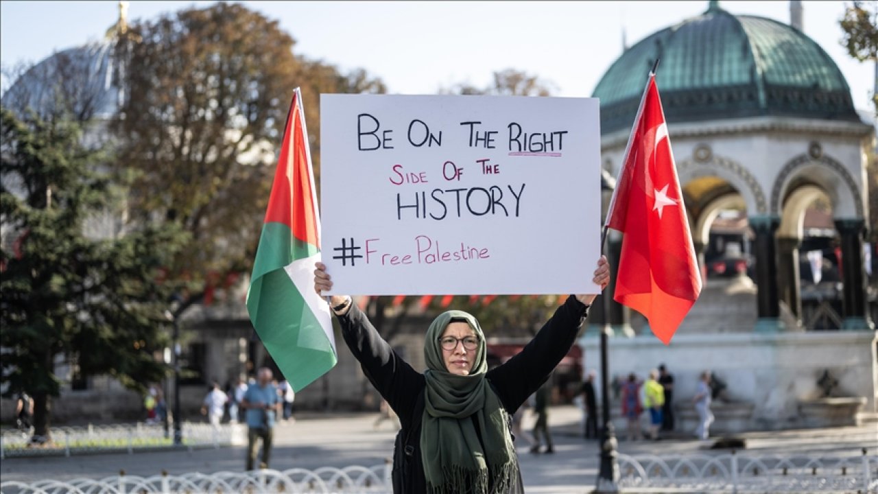 Kadınların Filistin'e Destek İçin Başlattığı Oturma Eylemi  Sürüyor