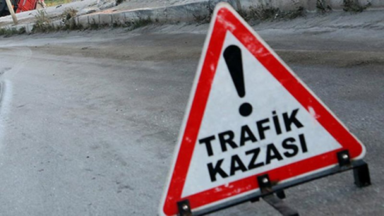 Tekirdağ'da Hafif Ticari Araç Yoldan Geçen Kadına Çarptı