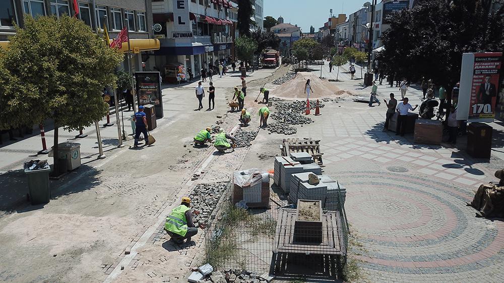 Saraçlar ve Çilingirler'de bozulan yollar düzeltiliyor