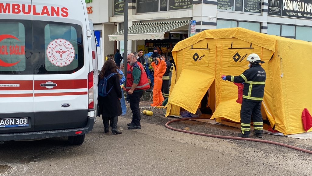 Kocaeli'de Kimyasal Madde Zehirlenme Şüphesiyle 12 Kişi Tedavi Altına Alındı