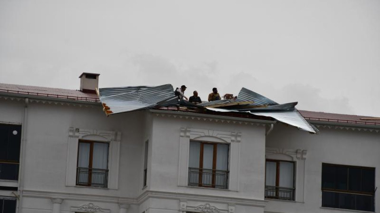 Kuvvetli Rüzgar Bazı Binaların Çatısına Zarar Verdi