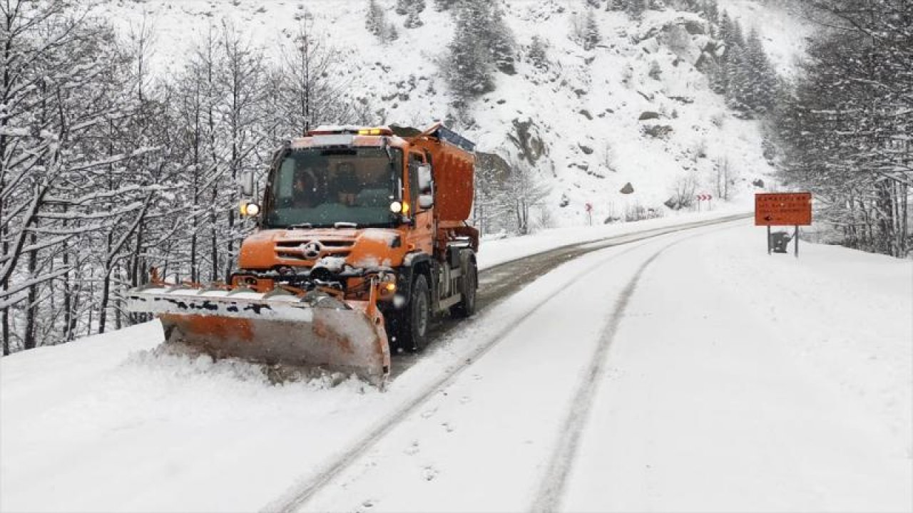 Kırklareli'nde Kar Sebebiyle Kapanan 25 Köy Yolu Açıldı