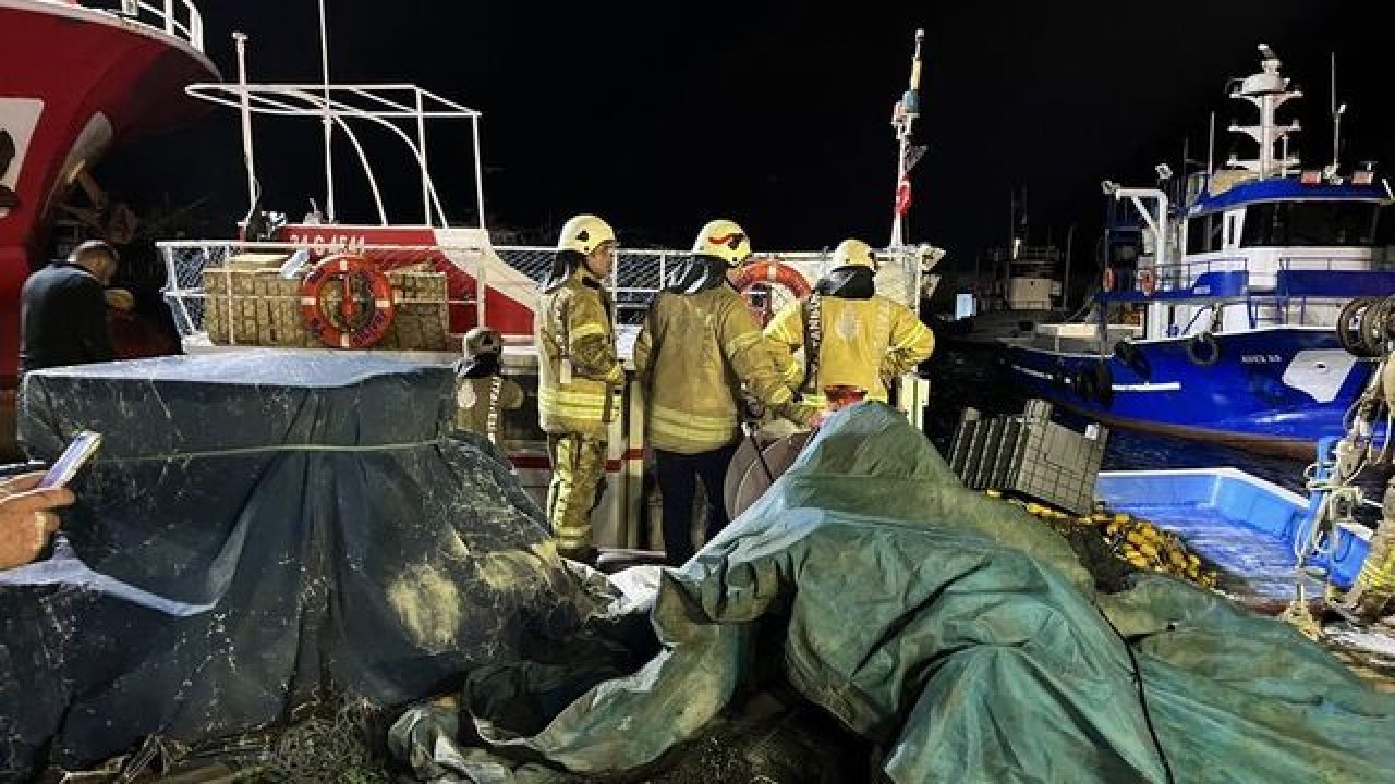 Bir Teknede Çıkan Yangın Söndürüldü