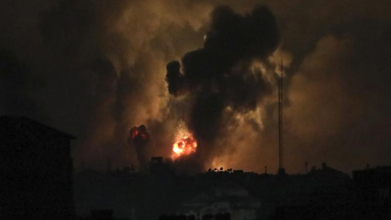 Gazze Şeridi'nde Sivil Yerleşimler Bombalandı