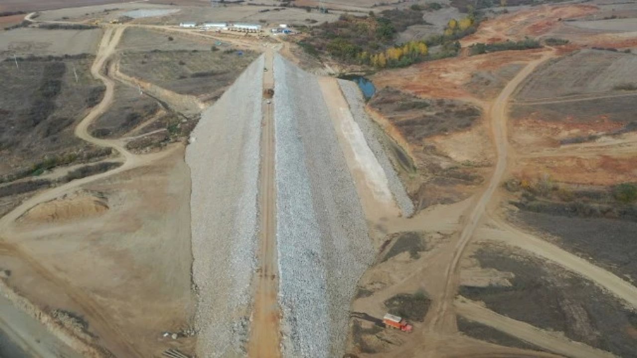 Edirne'dei Tarım Arazilerini Suyla Buluşturacak Büyüköğünlü Göleti Su Tutuyor