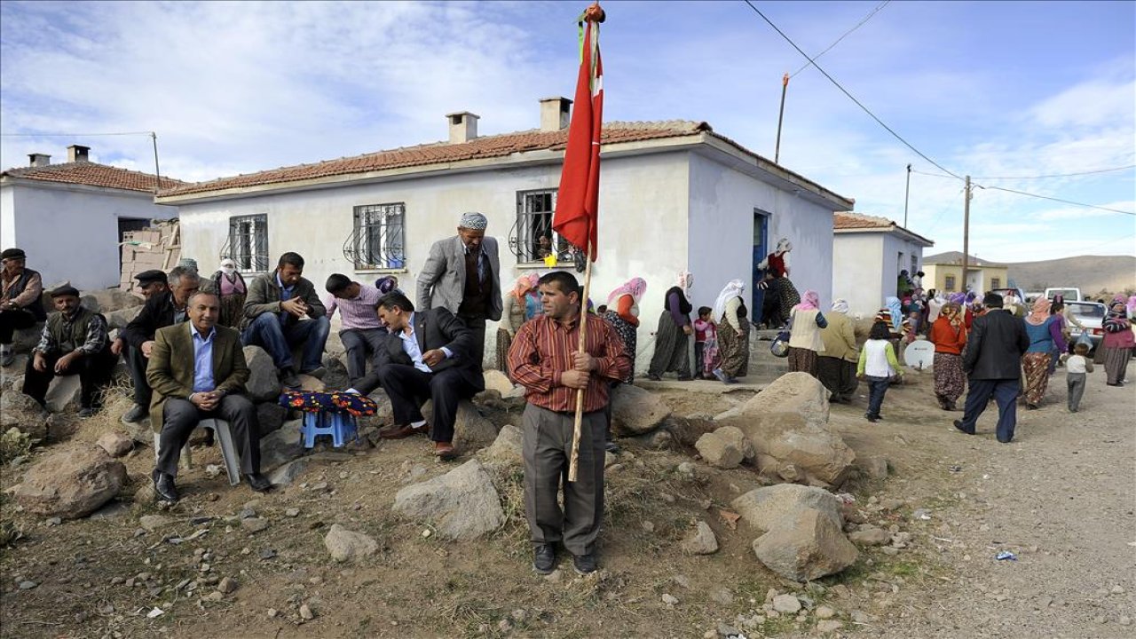 Tekirdağ'ın Kültür Elçileri Köy Düğünlerindeki Gelenekleri Kaydediyor