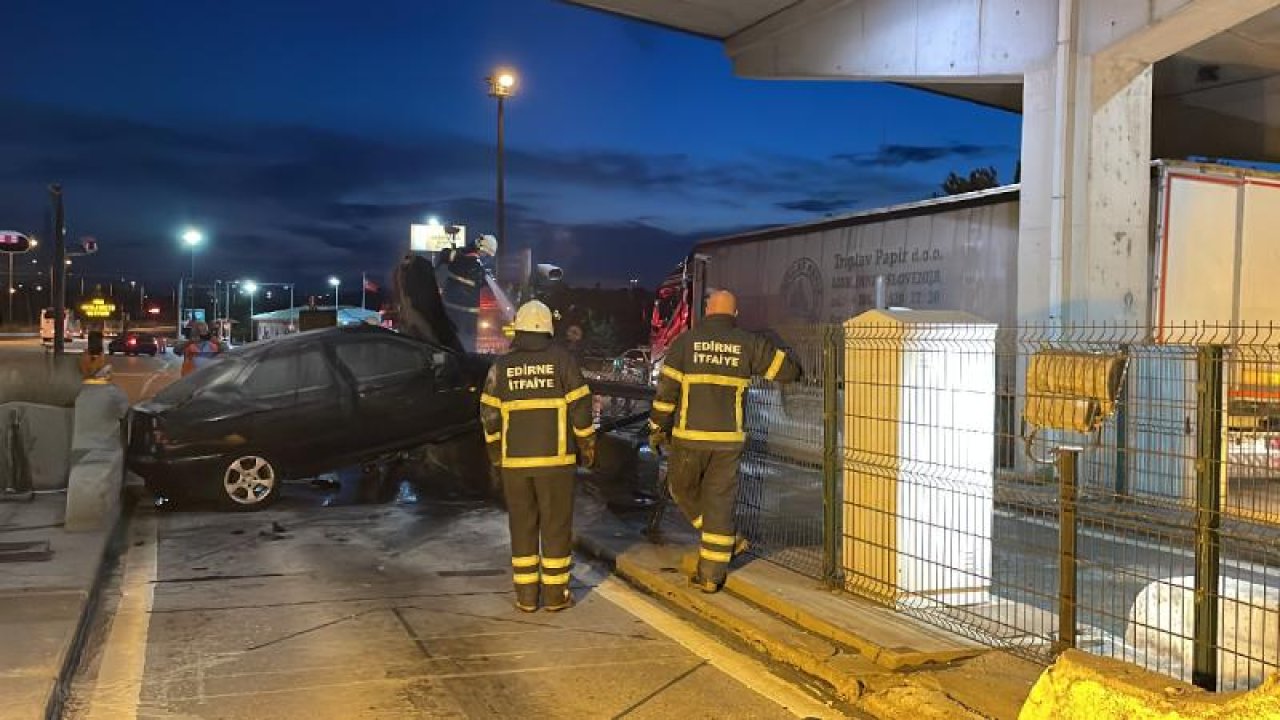 Edirne'de Otomobilde Çıkan Yangın Söndürüldü