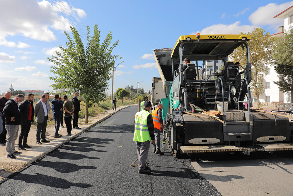 Gürkan: "Asfaltlama başladı, kapatılmamış yol kalmayacak"