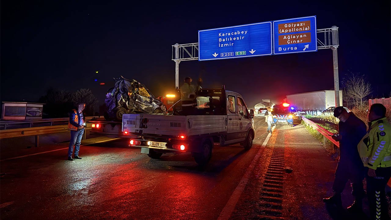 Zincirleme Trafik Kazası Yaşandı: 1 Ölü, 2 Yaralı