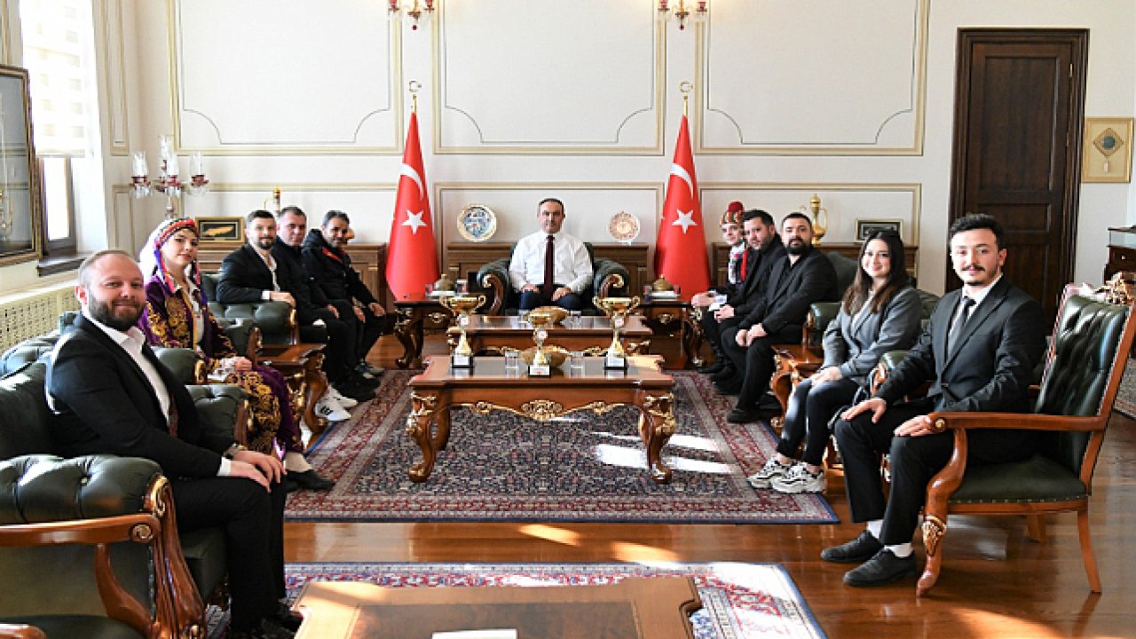 Halk Oyunları Ekibi Tekirdağ Valisi Soytürk'ü Ziyaret Etti