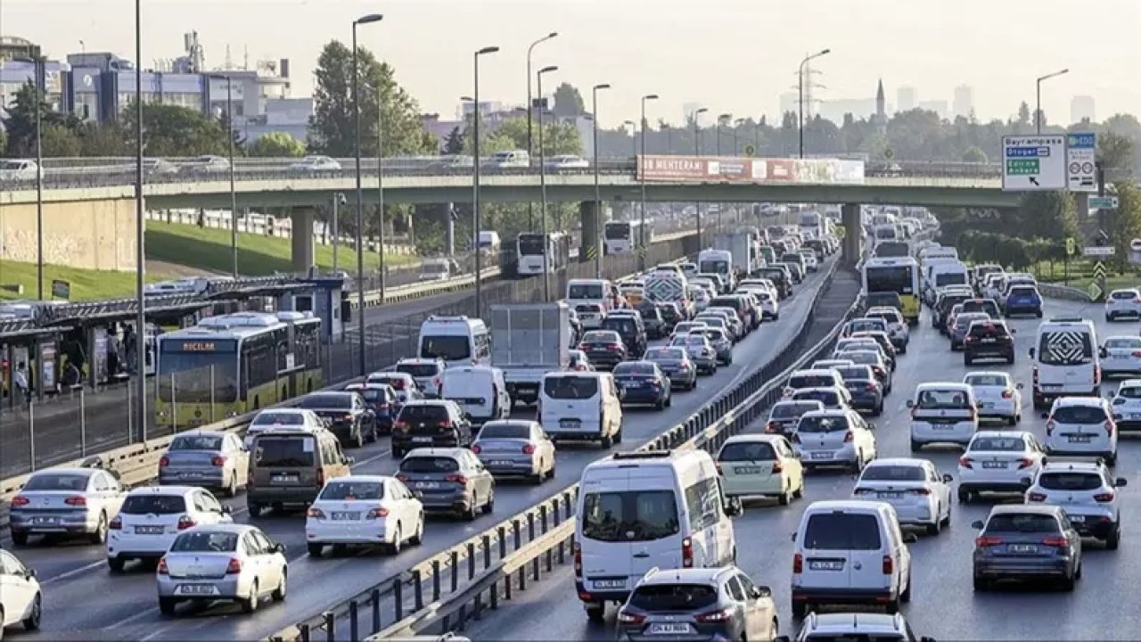 Yeni Yılın İlk Mesai Gününde Trafik Yoğunluğu Yaşandı