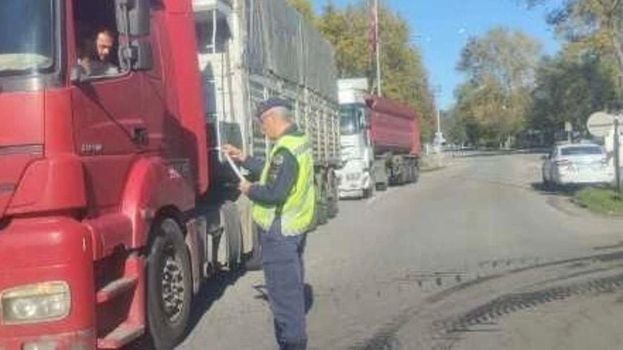 Kırklareli'nde Ekipler Trafik Denetimlerini Sürdürüyor