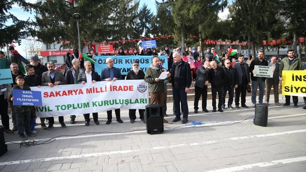 Sakarya'da İsrail'in Gazze'ye Yönelik Saldırıları Protesto Edildi