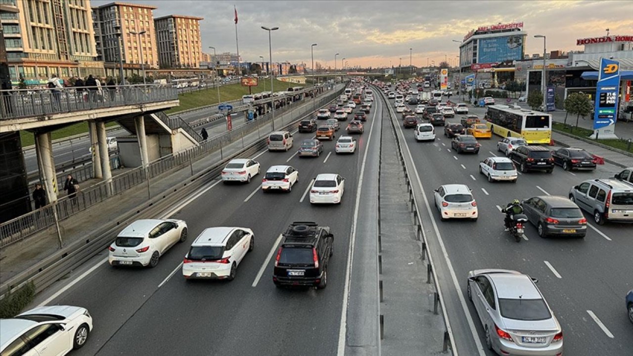 Haftanın İlk İş Gününde Trafikte Yoğunluğu Görüldü