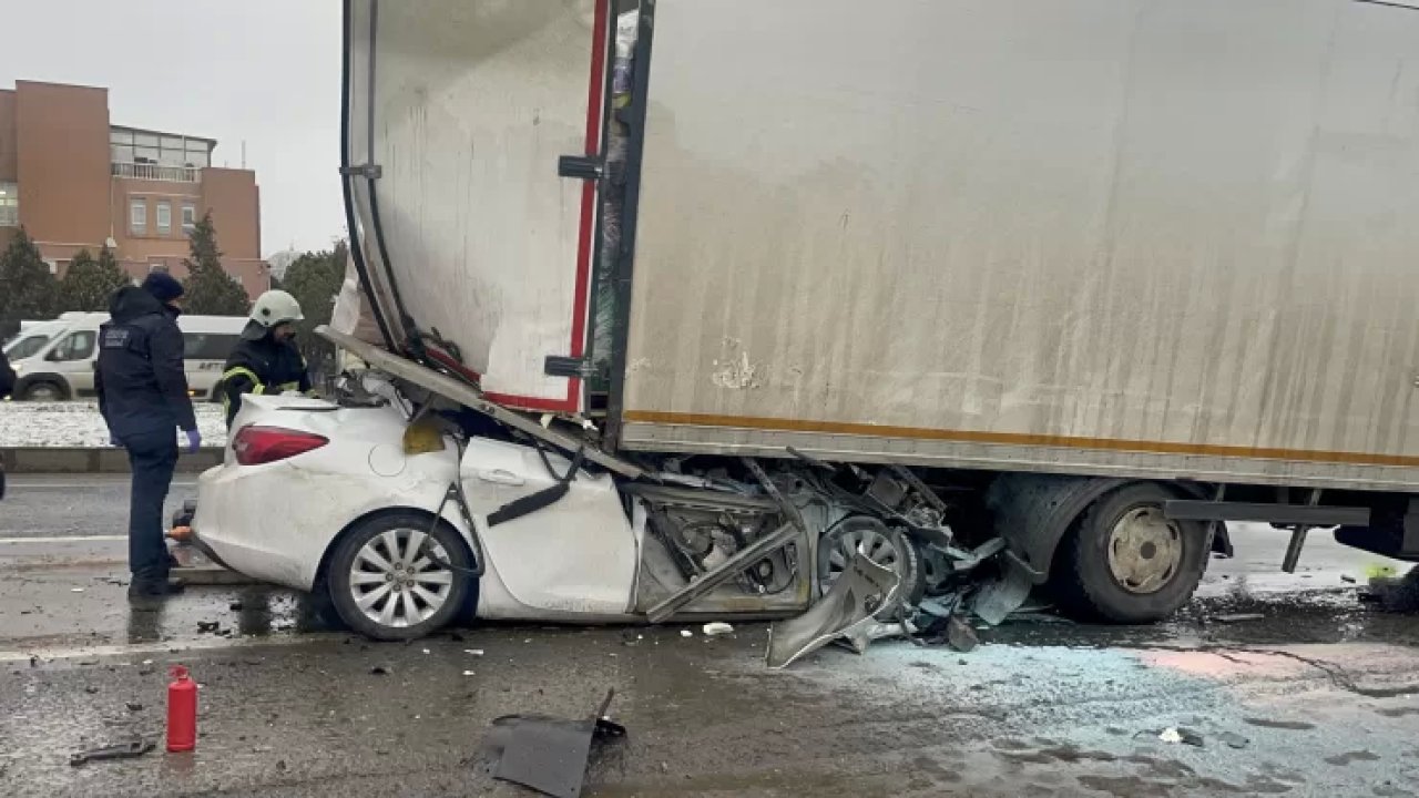 Tekirdağ'da Kamyona Çarpan Ehliyetsiz Sürücüsü Öldü