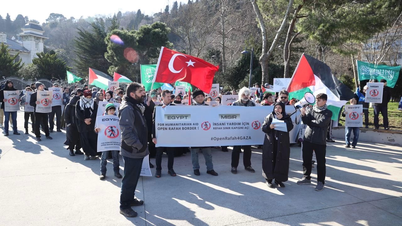 Refah Sınır Kapısı'nın Açılması Talebiyle Yürüyüş Yapıldı