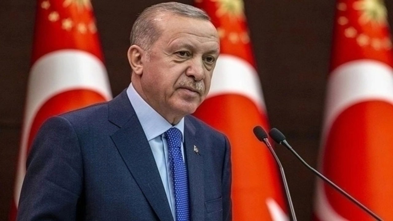 Cumhurbaşkanı Erdoğan, Ak Parti İstanbul İl Başkanlığını Ziyaret Etti