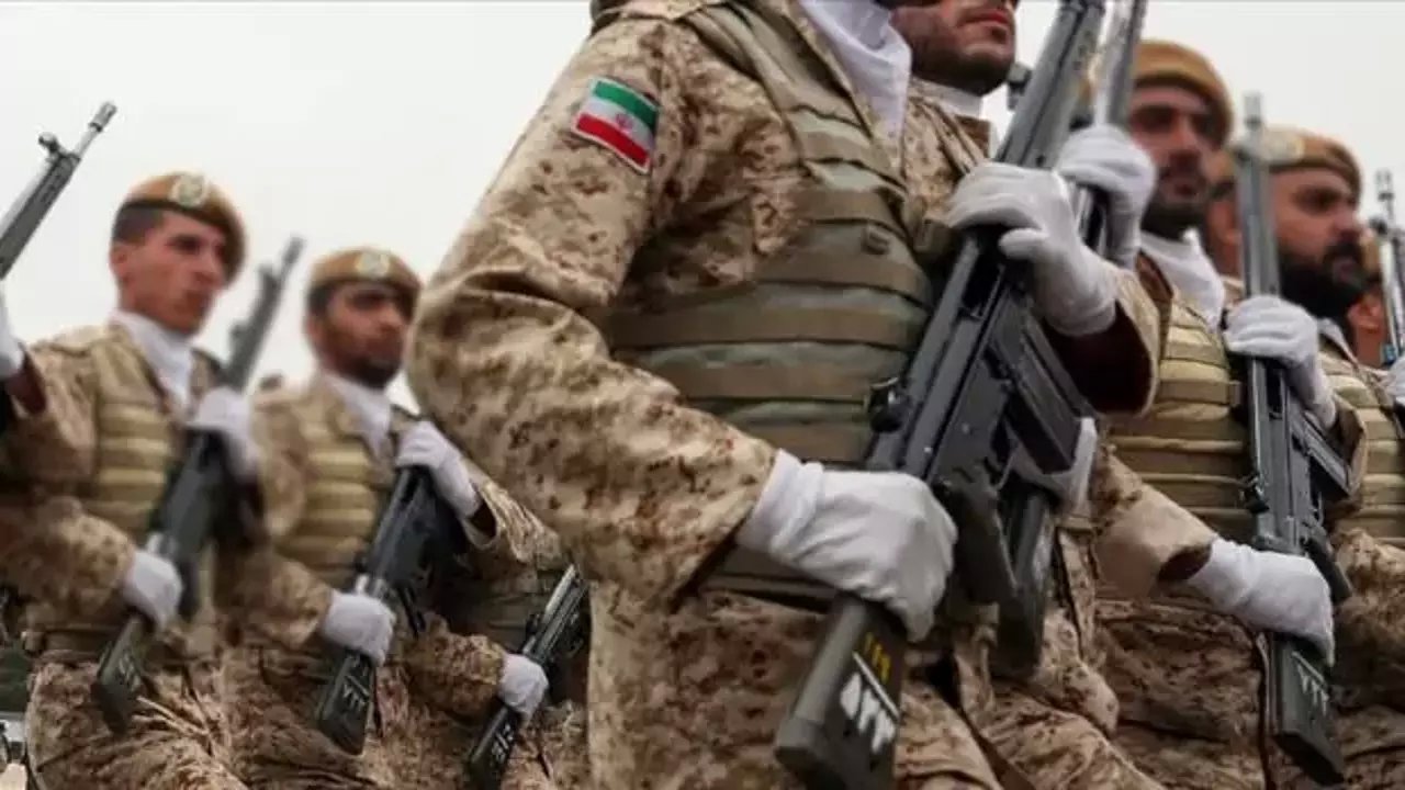 İran'da Bir Asker 5 Silah Arkadaşını Öldürdü