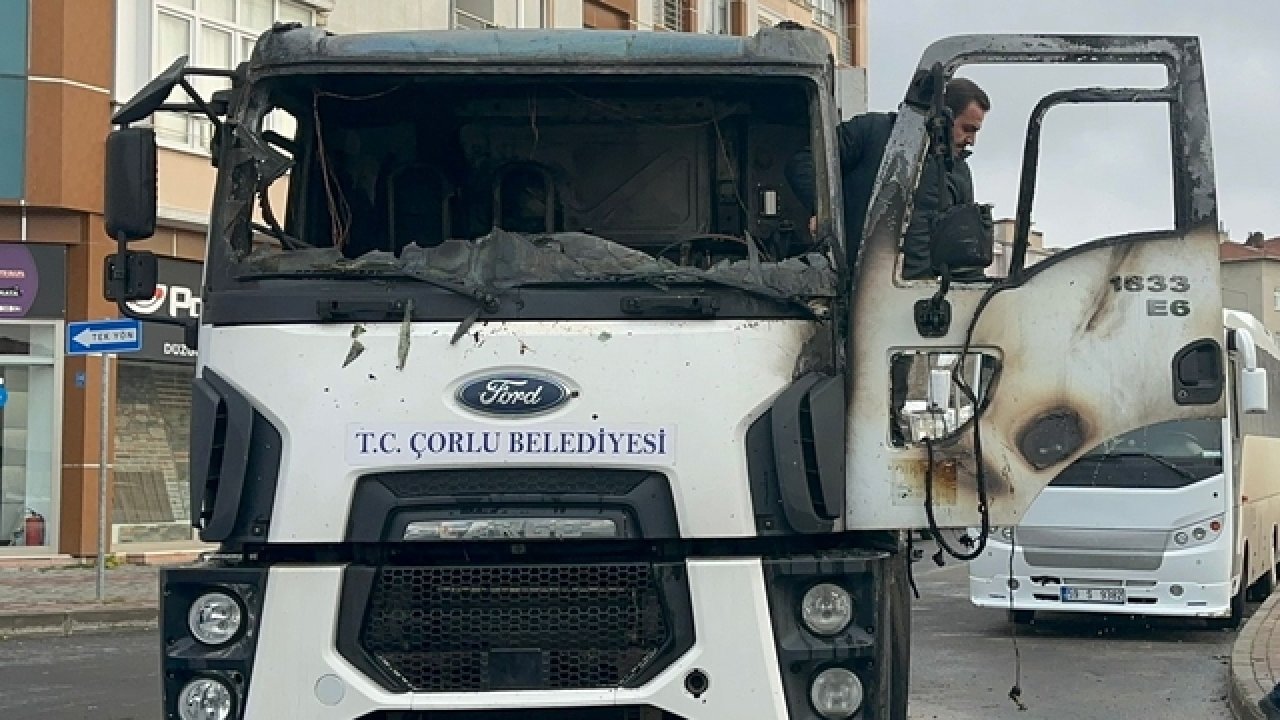 Tekirdağ’da Çöp Kamyonunda Çıkan Yangın Söndürüldü