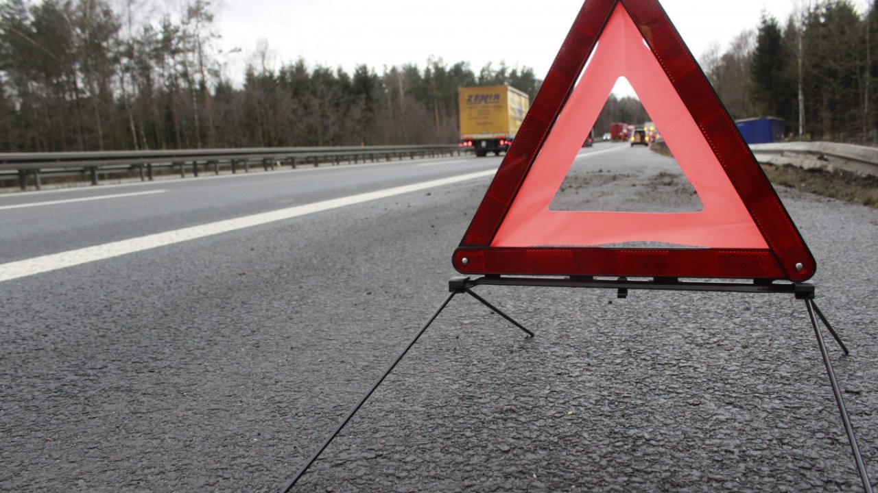 Edirne'de Otomobille Hafif Ticari Araç Çarpıştı: 1 Yaralı