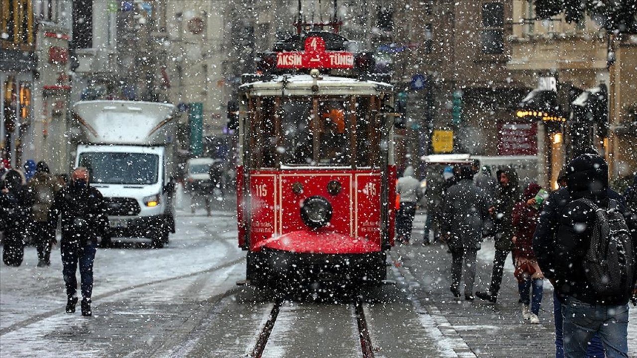 Akom'dan İstanbul İçin Kar Uyarısı