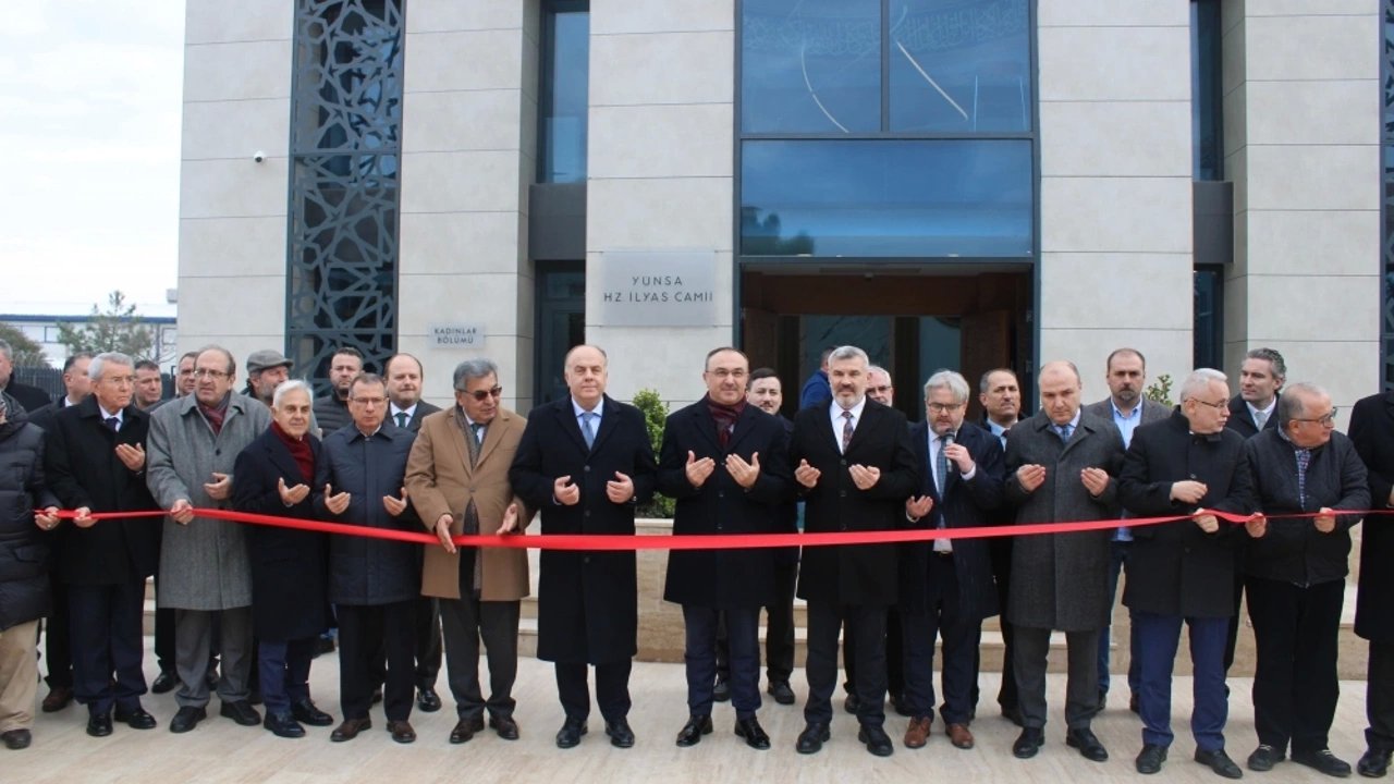 Tekirdağ'da Yünsa Tarafından Yaptırılan Cami İbadete Açıldı