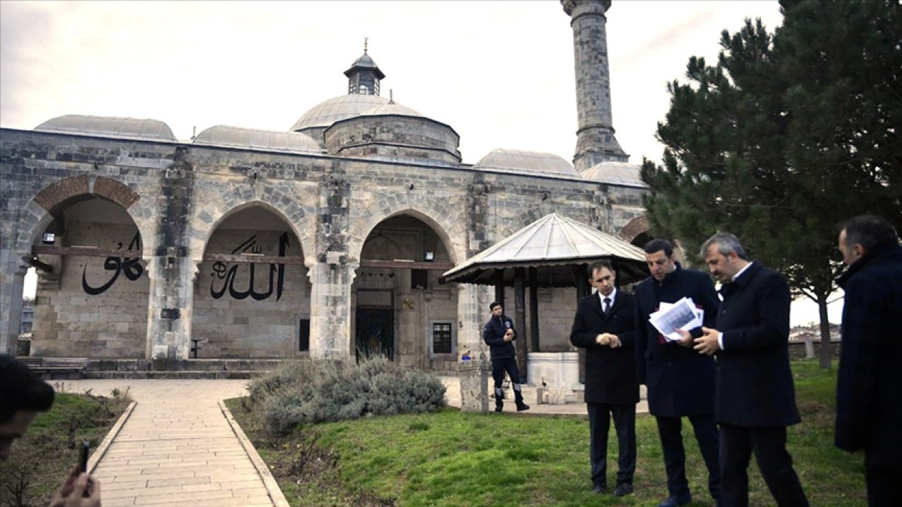 Edirne'de Ayağa Kaldırılacak Mevlevihanenin Semazenleri Yetişiyor