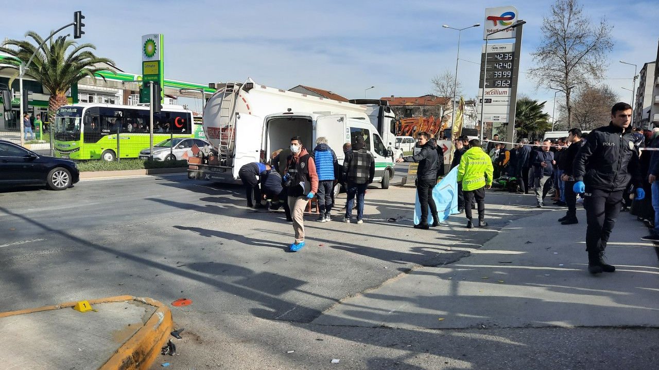 Motosikletin Çarptığı Yaya Öldü Sürücü Ağır Yaralandı