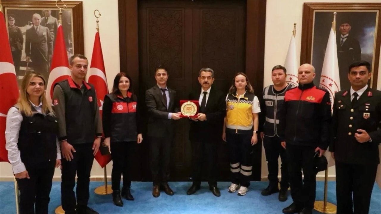 Vali Ekici 112 Acil Çağrı Merkezi Personelinin "112 Günü"nü Kutladı