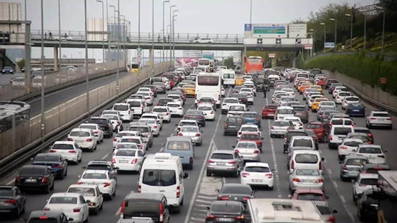 Yağışlı Havanın Etkisiyle Trafik Yoğunluğu Yüzde 81'e Çıktı