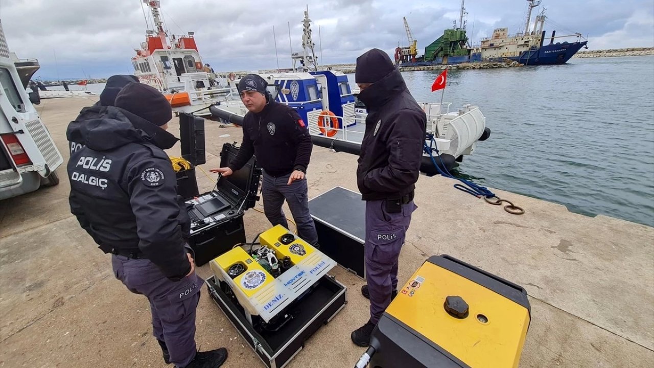 Marmara Denizi'nde Batan Geminin Mürettebatı İnsansız Su Altı Robotu İle Aranıyor