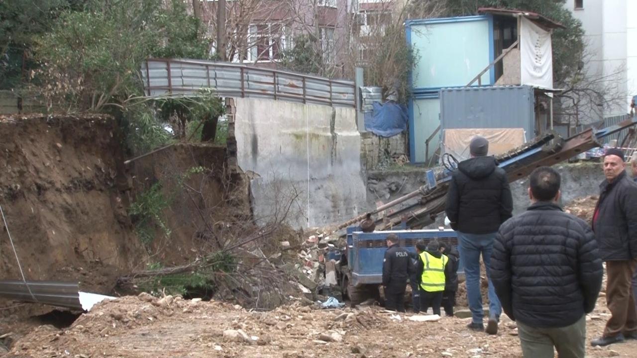 Çöken İstinat Duvarının Altında Kalan İşçi Ağır Yaralandı