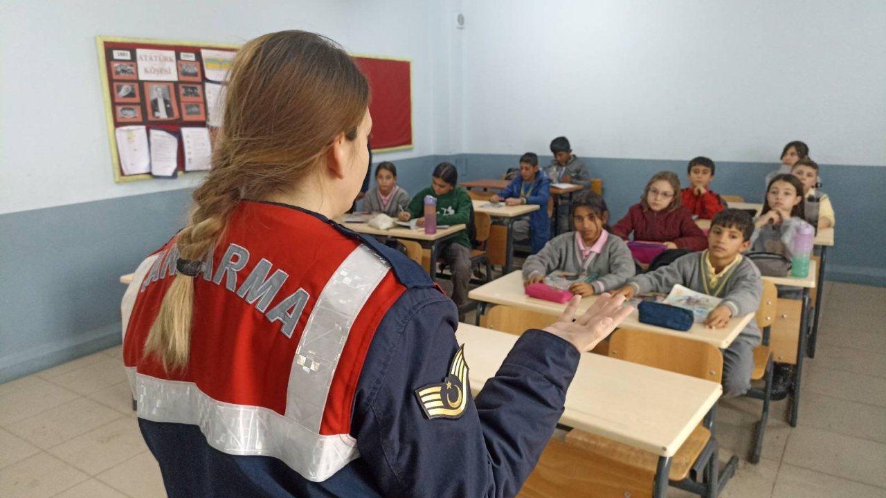 Edirne'de Jandarmadan Öğrencilere Eğitim