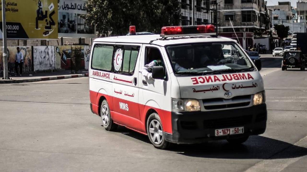 Filistin'e Destek İçin Toplanan Bağışlarla Alınan İki Ambulans Gazze'ye Uğurlandı