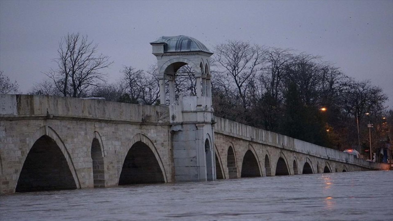 Edirne'de Meriç Ve Tunca Nehirleri Düşük Seviyede Akıyor