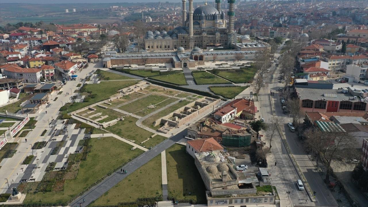 Edirne'de Tarihi Havlucular Hanı Ve Mezit Bey Hamamı'nın Restorasyonu Başladı