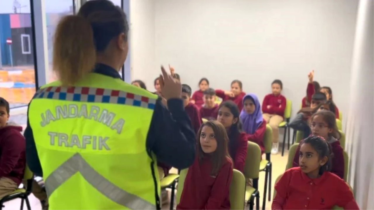 Tekirdağ'da Ortaokul Öğrencilerine Trafik Eğitimi Verildi