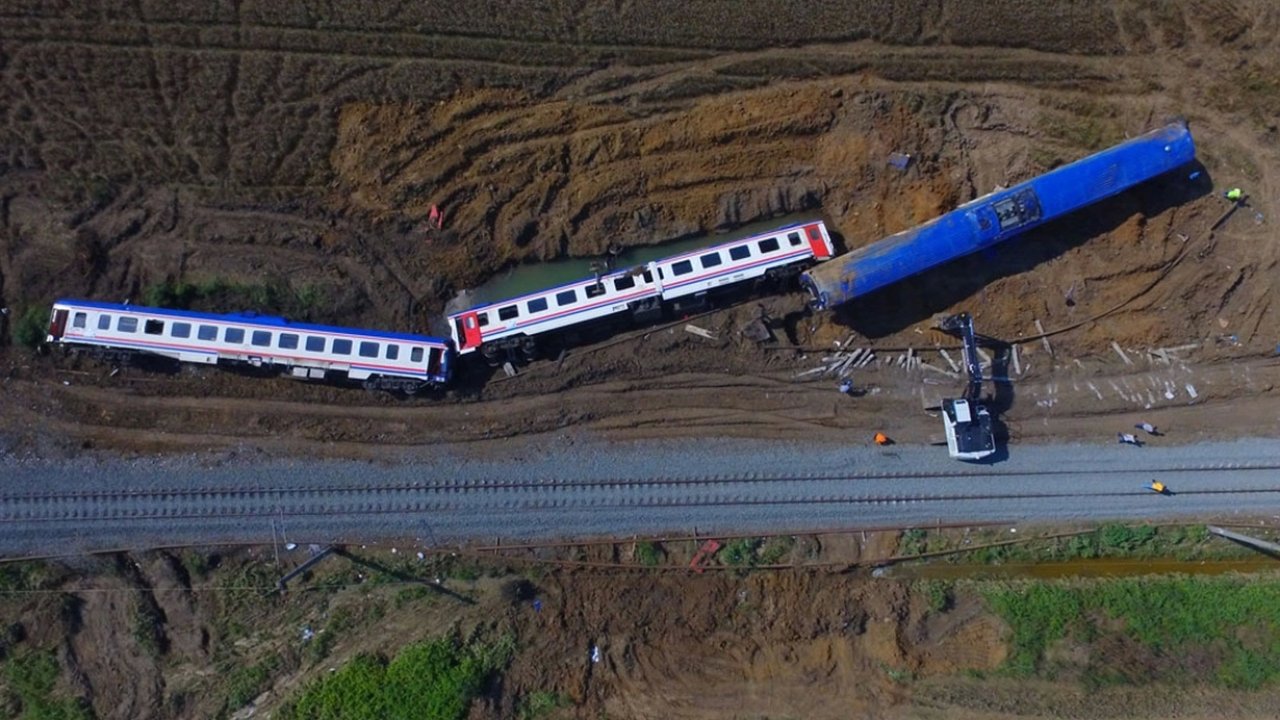 Tekirdağ'daki Tren Kazası Davasında Duruşma 25 Nisan'a Ertelendi