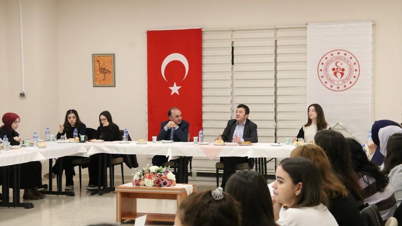 Kredi Ve Yurtlar Genel Müdür Yardımcısı Özdemir Edirne'de Ziyaretlerde Bulundu
